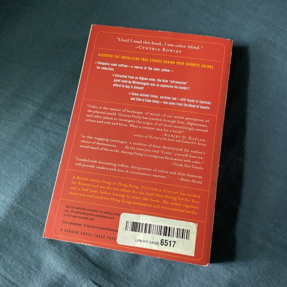 Color A Natural History of the Palette by Victoria Finlay - Picture 2 of 5